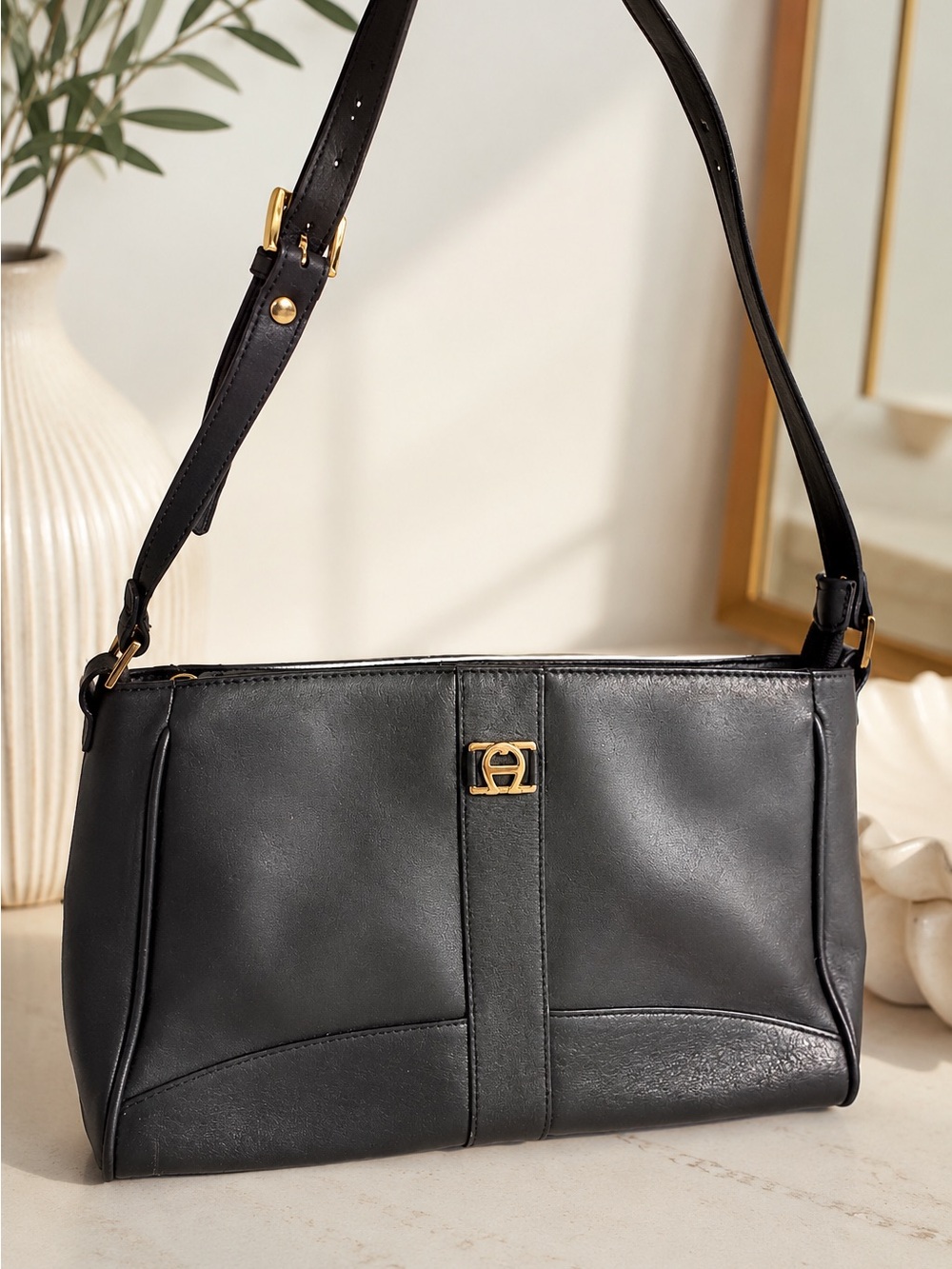 Etienne Aigner Black Leather Shoulder Bag Gold Hardware Minimalist Vintage Chic